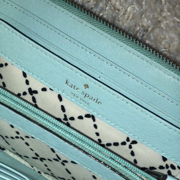 Kate spade wallet in excellent condition - Picture 2 of 2